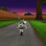 Buzz Lightyear đang chạy về phía xe RC trong màn chơi Khu Phố của game Toy Story 2: Buzz Lightyear to the Rescue trên PlayStation.