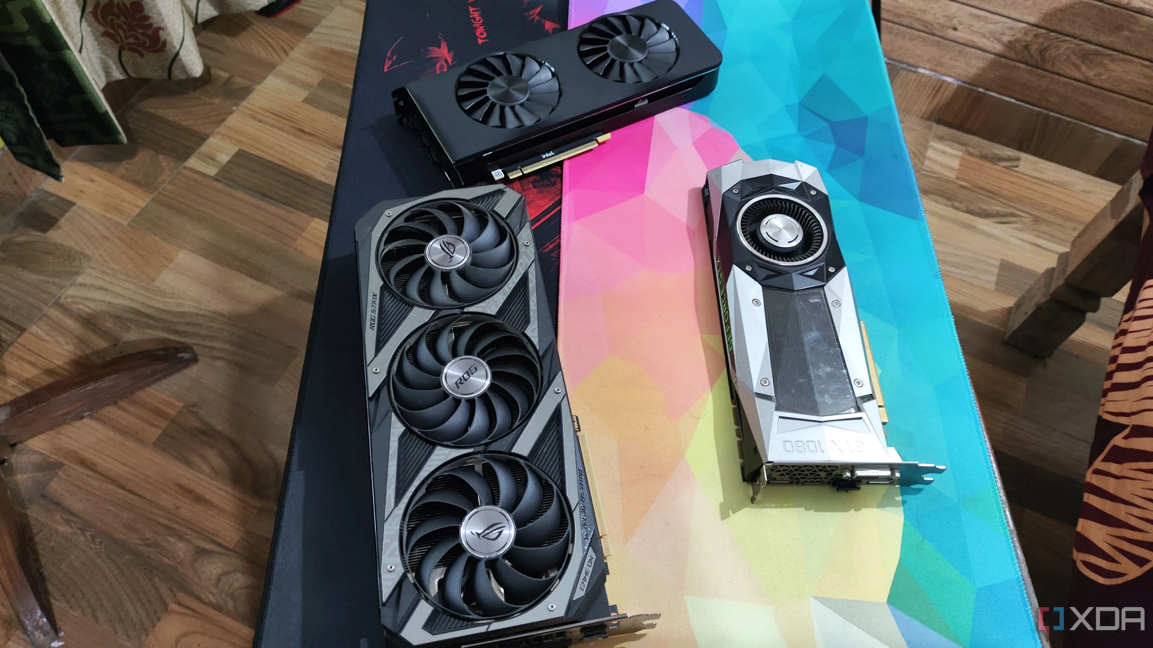 Các mẫu card đồ họa có thể dùng trong cấu hình đa GPU như RTX 3080 Ti, GTX 1080 và Intel Arc A750