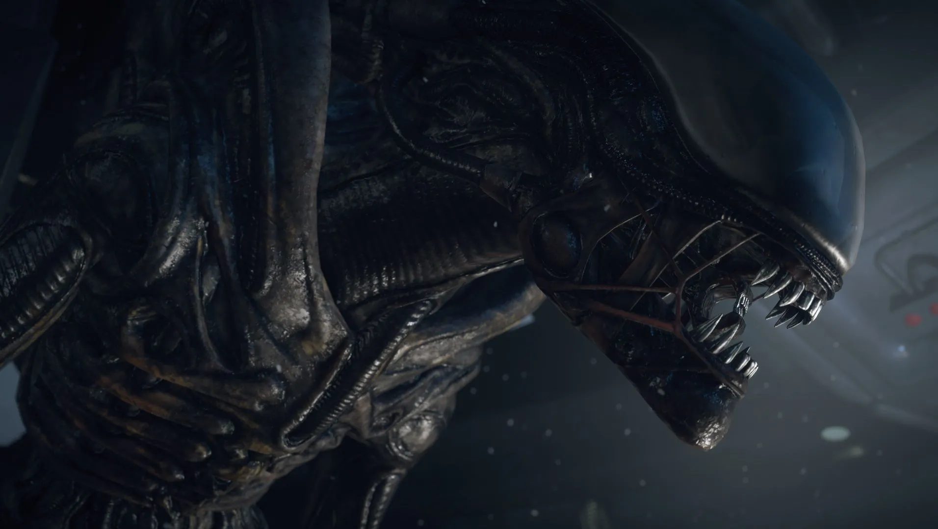 Cảnh nhân vật lẩn trốn sinh vật ngoài hành tinh trong game Alien: Isolation