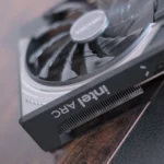 Card đồ họa ASRock Arc B570 Challenger với thương hiệu Intel Arc, minh họa dòng GPU Intel Battlemage.