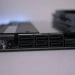 Cổng SATA trên bo mạch chủ ASUS ROG Crosshair X670E Hero, minh họa cho việc không cần card RAID riêng cho các ổ cứng SATA.