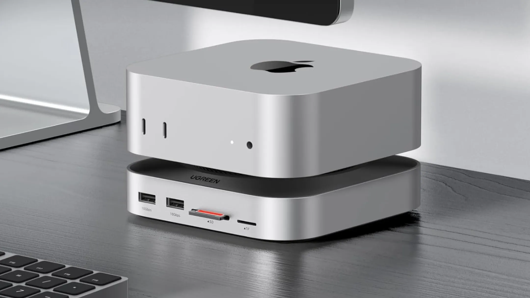 Dock Ugreen tích hợp hoàn hảo với Mac Mini M4 trên bàn làm việc, tăng tính thẩm mỹ và tiện dụng