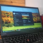 Giao diện cài đặt cá nhân hóa trên laptop chạy Windows 11, minh họa cho môi trường hệ điều hành sau các bản cập nhật