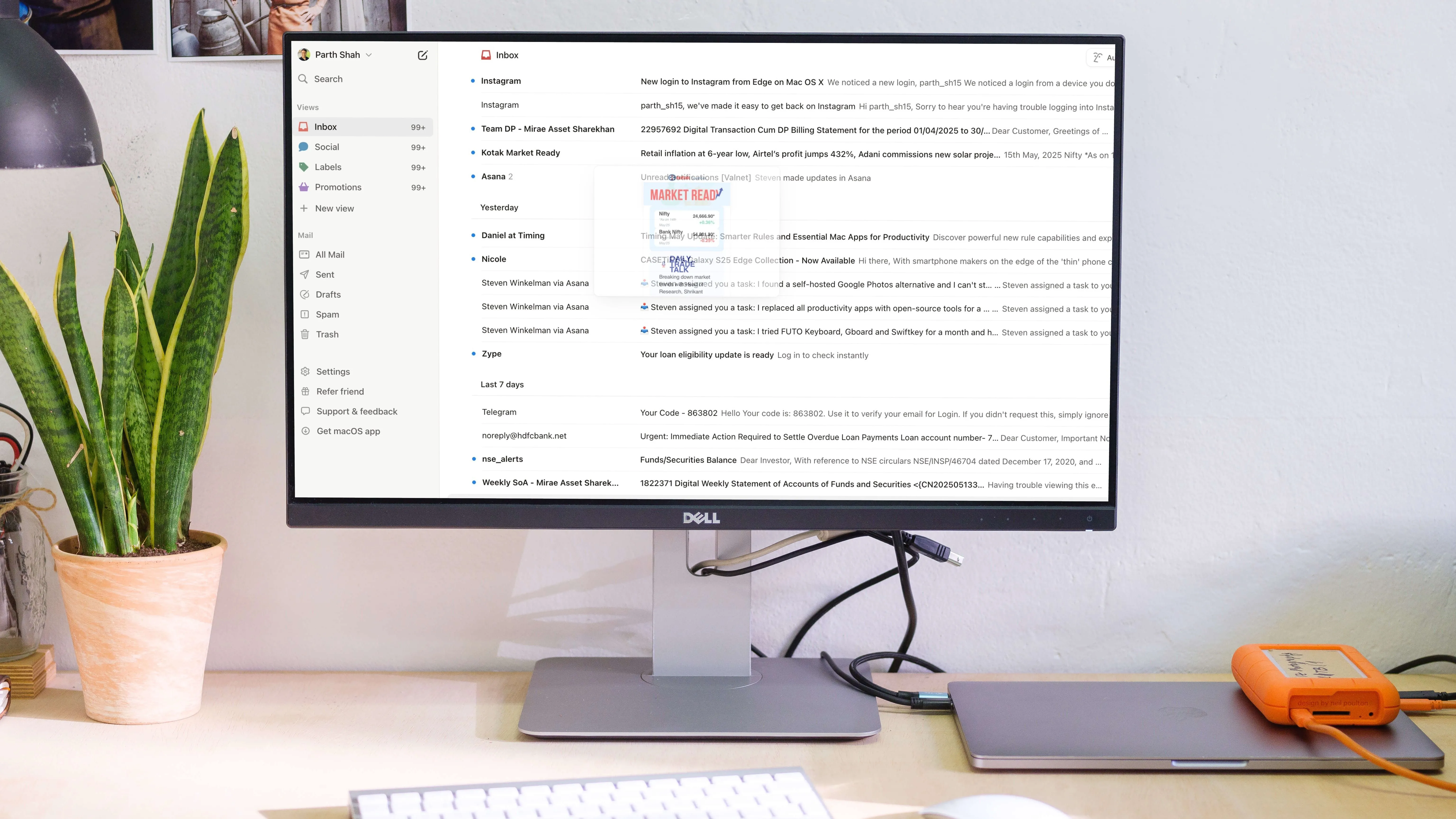 Giao diện ứng dụng email thay thế Microsoft Outlook