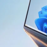 Giao diện Windows 11 Pro hiển thị không gian làm việc và các chỉ báo hệ thống.