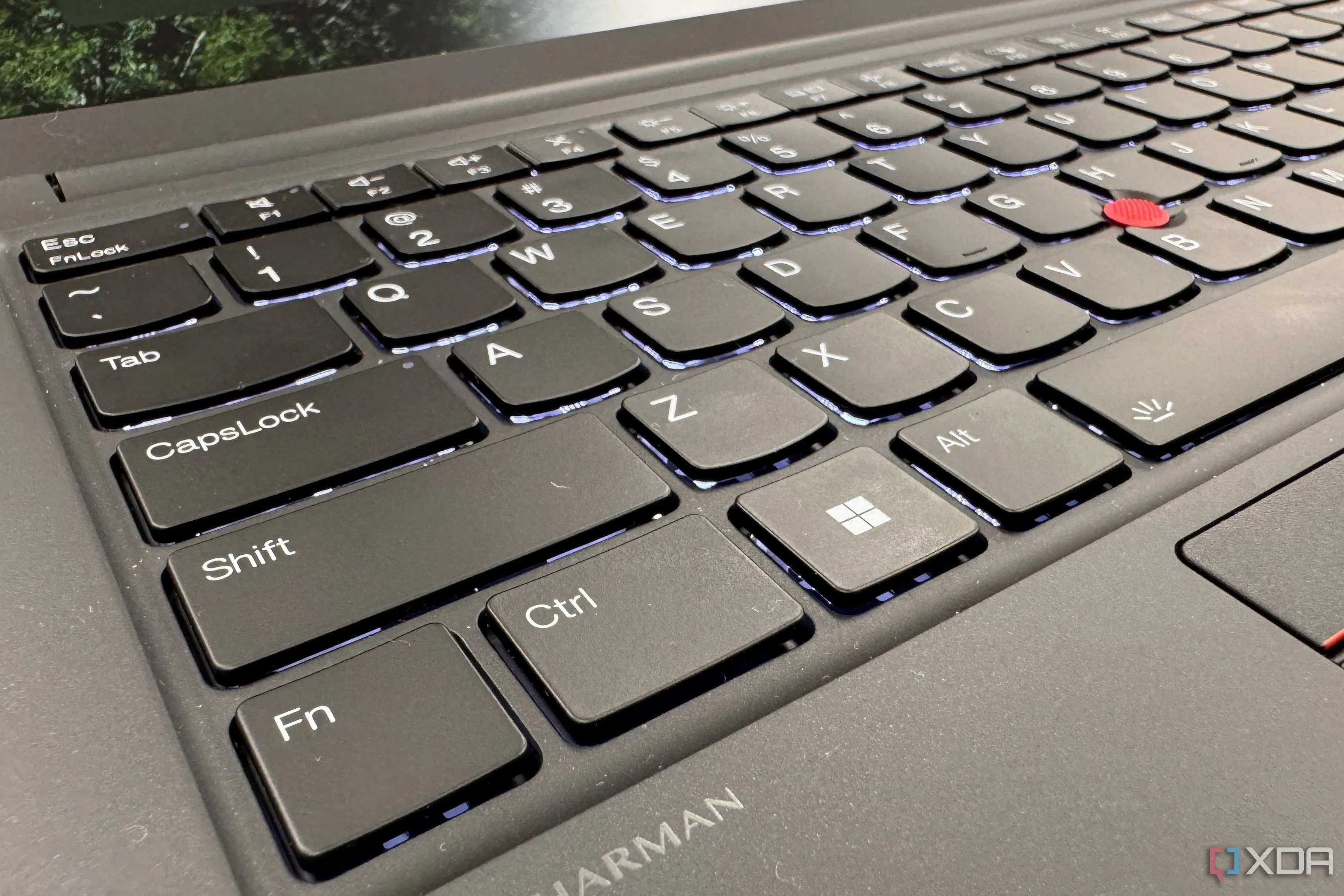 Hình ảnh bàn phím máy tính xách tay với phím Copilot, minh họa cho các thay đổi về phím tắt Win + C trên Windows.
