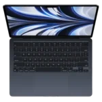 Hình ảnh MacBook Air M2 hiển thị giao diện macOS, làm nổi bật thiết kế mỏng nhẹ và chip Apple M2 mạnh mẽ.