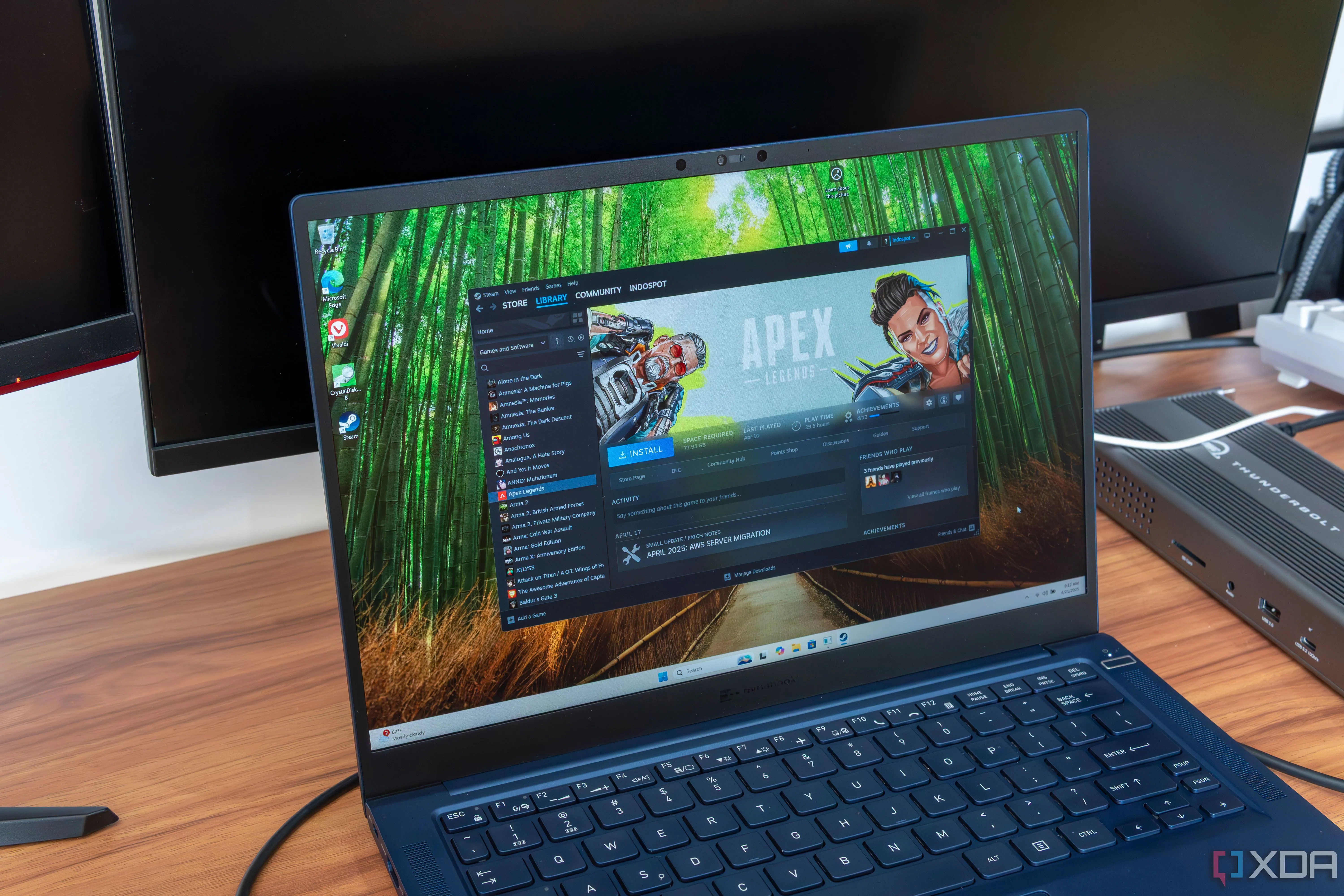 Hình ảnh minh họa một laptop chạy Windows 11, tượng trưng cho các thiết bị bị ảnh hưởng bởi lỗ hổng RDP mà Microsoft đã xác nhận nhưng không phân loại là lỗi.