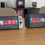 Hình ảnh minh họa Nintendo Switch OLED và Nintendo Switch 2 đặt cạnh nhau, thể hiện sự khác biệt về thế hệ máy chơi game.