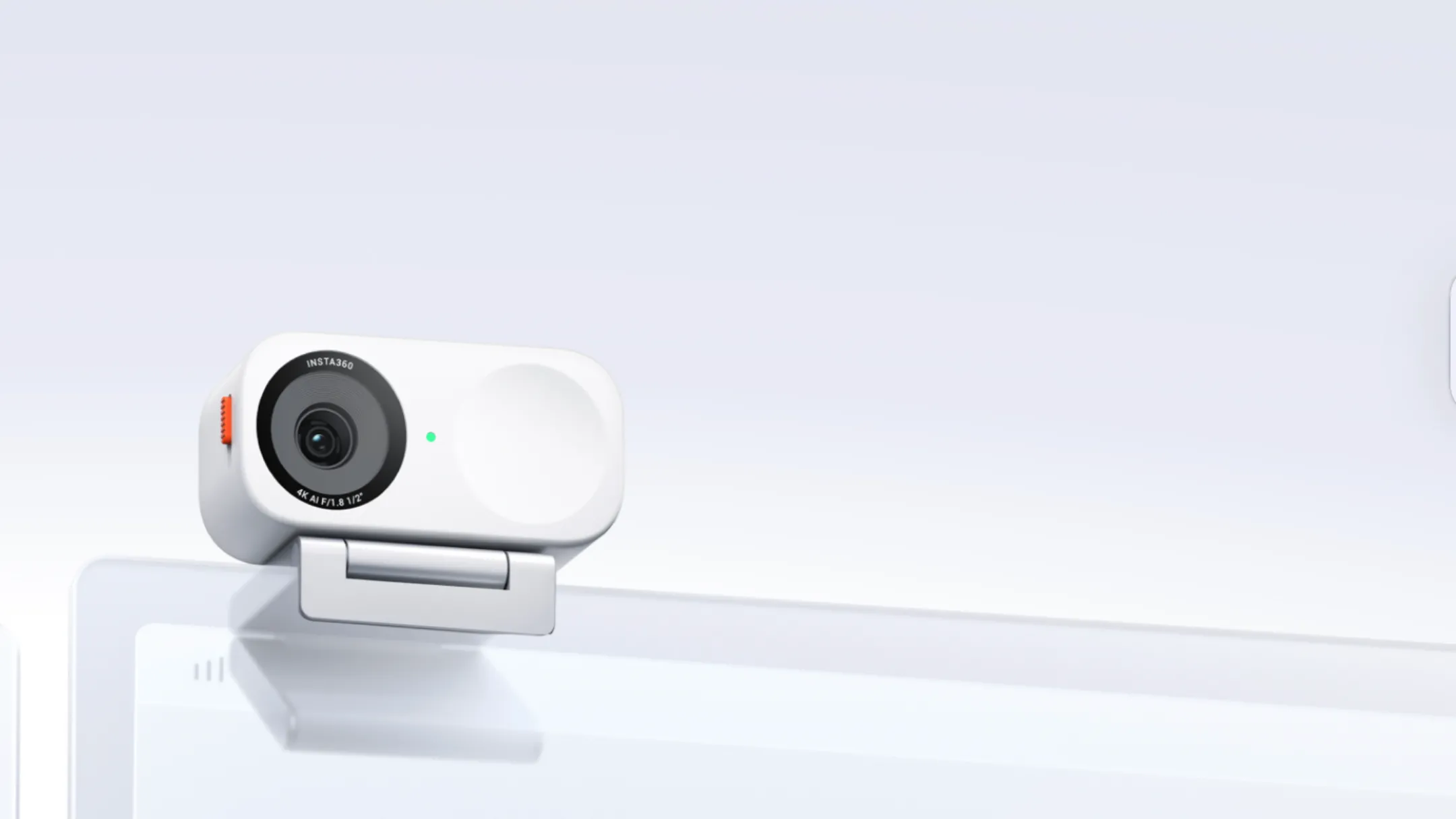 Insta360 Link 2C với ống kính 1/2 inch và khả năng tự động căn khung AI