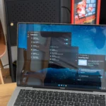 Laptop hiển thị PowerToys Run và Command Palette, cùng cài đặt liên quan