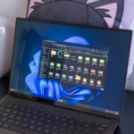 Laptop Windows 11 minh họa các phiên bản hệ điều hành bị lỗi in