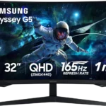Màn hình gaming Samsung Odyssey G55C 32 inch cong, mang lại trải nghiệm chơi game và xem phim sống động.