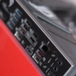 Mặt sau bo mạch chủ Asus ROG Strix B850-F Gaming WiFi với các cổng kết nối I/O và cổng LAN Ethernet
