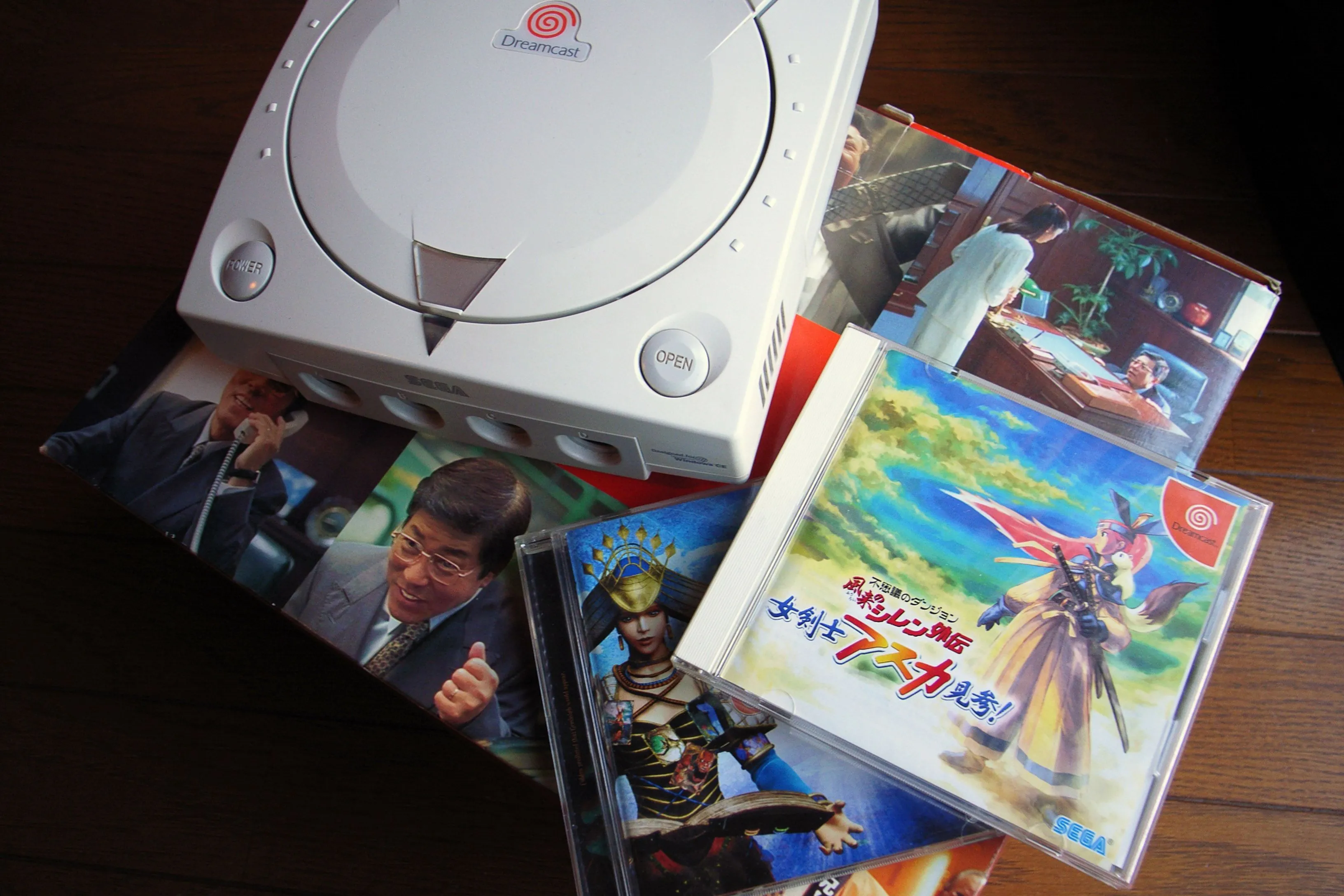 Máy chơi game Sega Dreamcast cùng các tựa game kinh điển, biểu tượng của một 'điều gì sẽ xảy ra nếu' lớn nhất trong lịch sử console.