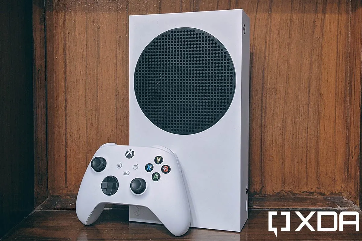 Máy chơi game Xbox Series S, biểu tượng cho nền tảng Xbox.