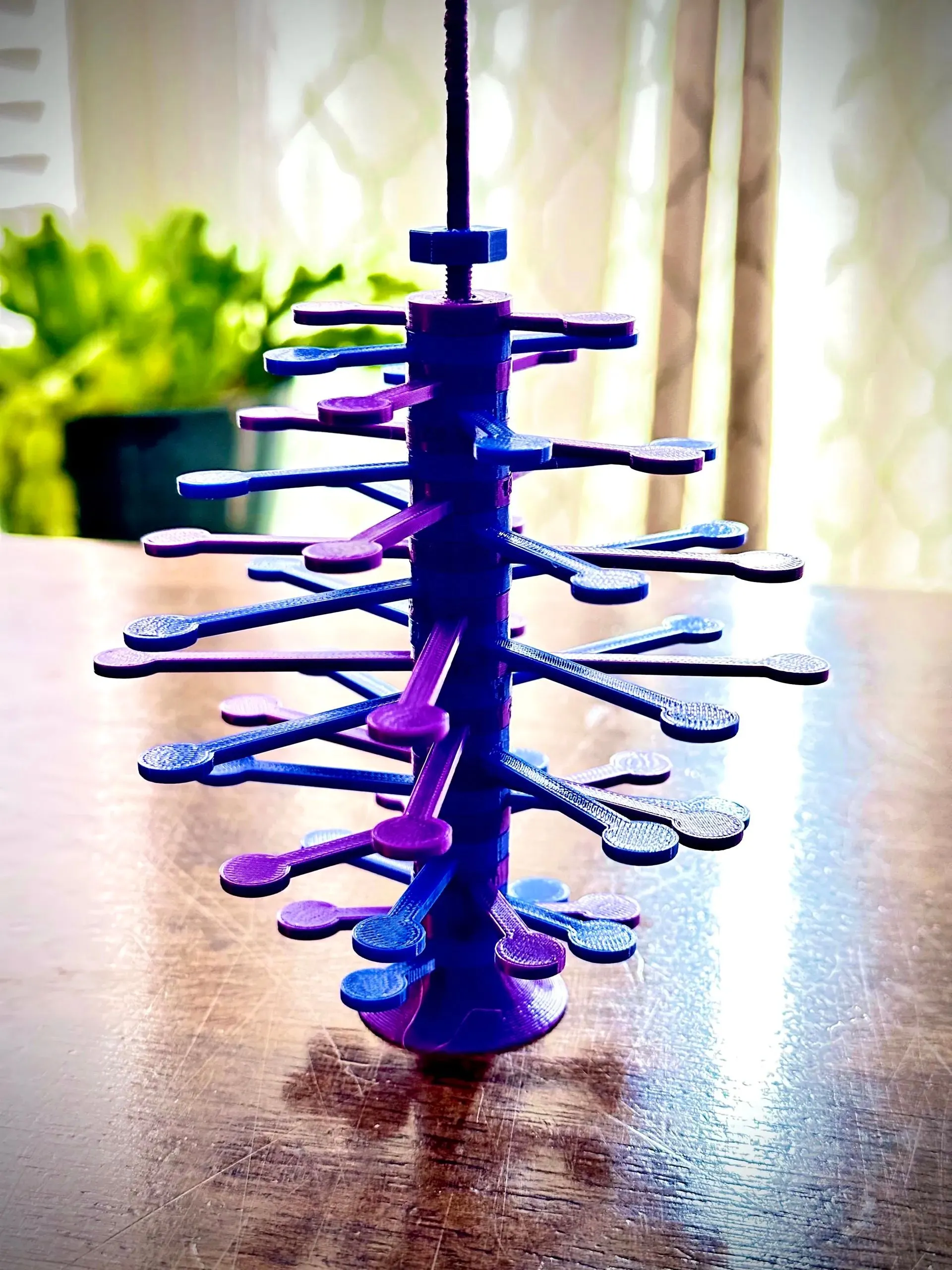 Mô hình vật thể chuyển động vĩnh cửu in 3D hình xoắn ốc, tạo hiệu ứng thị giác cuốn hút