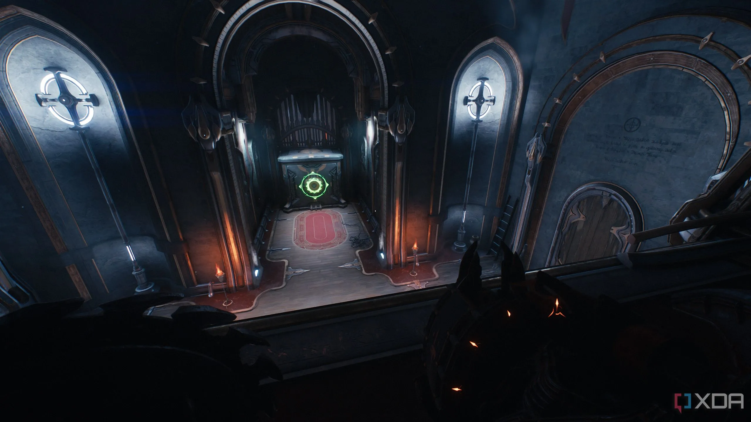 Một chiếc hộp lớn với biểu tượng Shield Charge, gợi ý về một tương tác cơ chế gameplay đặc biệt.