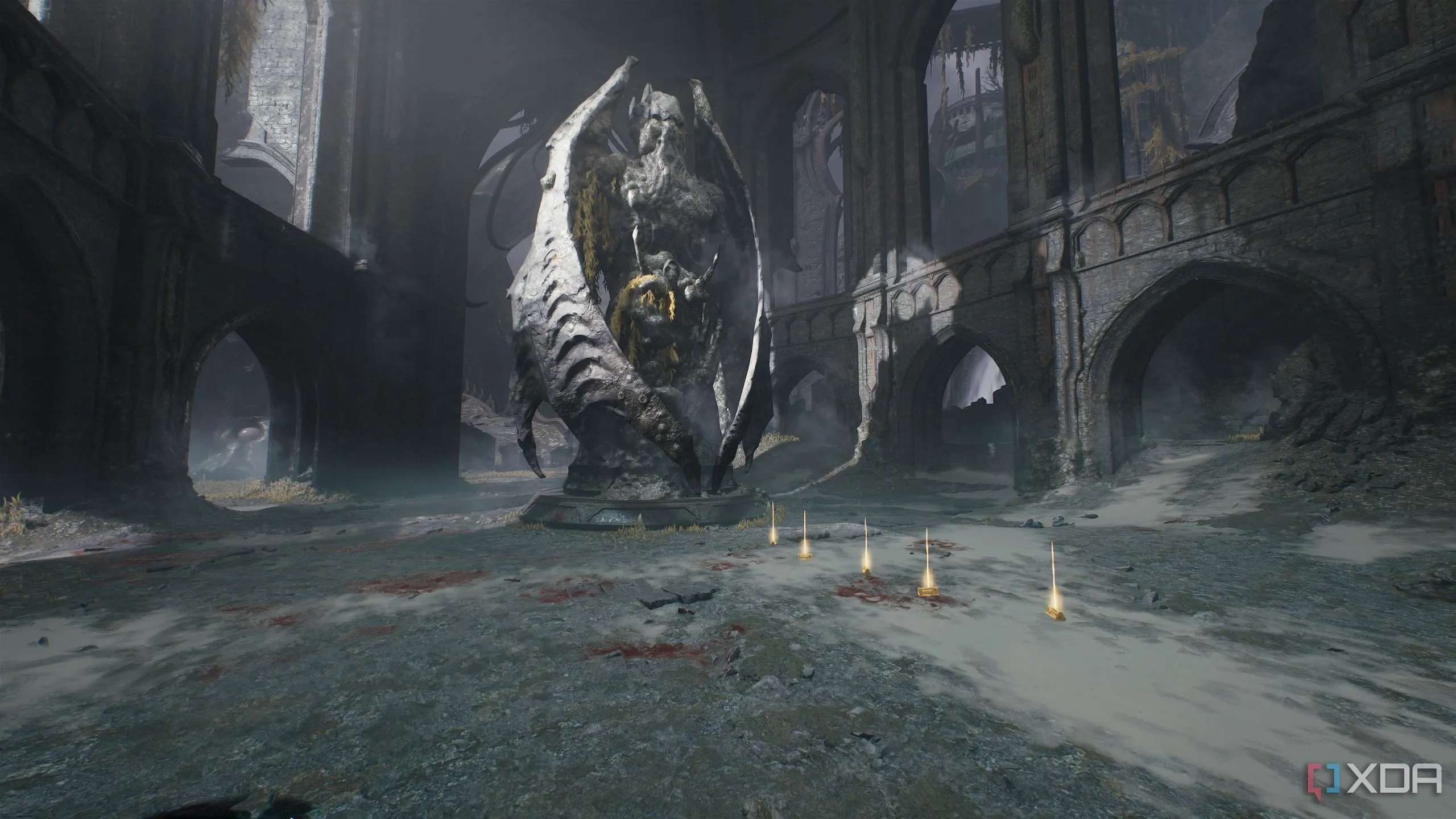 Một dải thanh vàng thứ hai dưới bức tượng Thần Cthulhu trong Chương 14 Doom The Dark Ages.