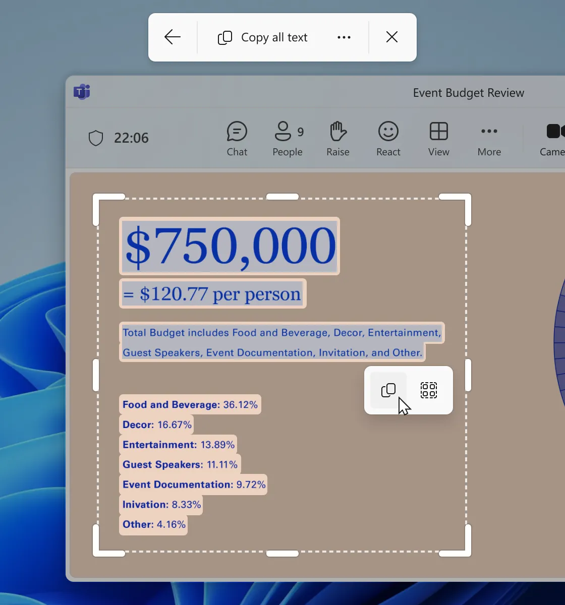 Người dùng đang sử dụng tính năng trích xuất văn bản của Snipping Tool trên Windows 11 để sao chép chữ từ ảnh.