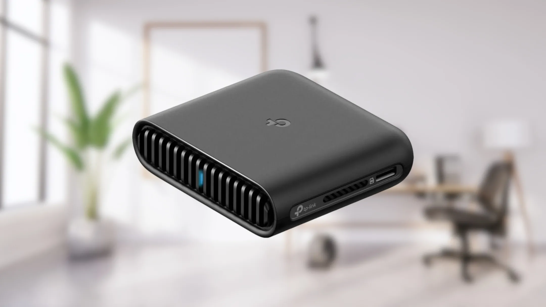 Router du lịch TP-Link TL-WR3002X hiển thị các cổng kết nối đa dạng