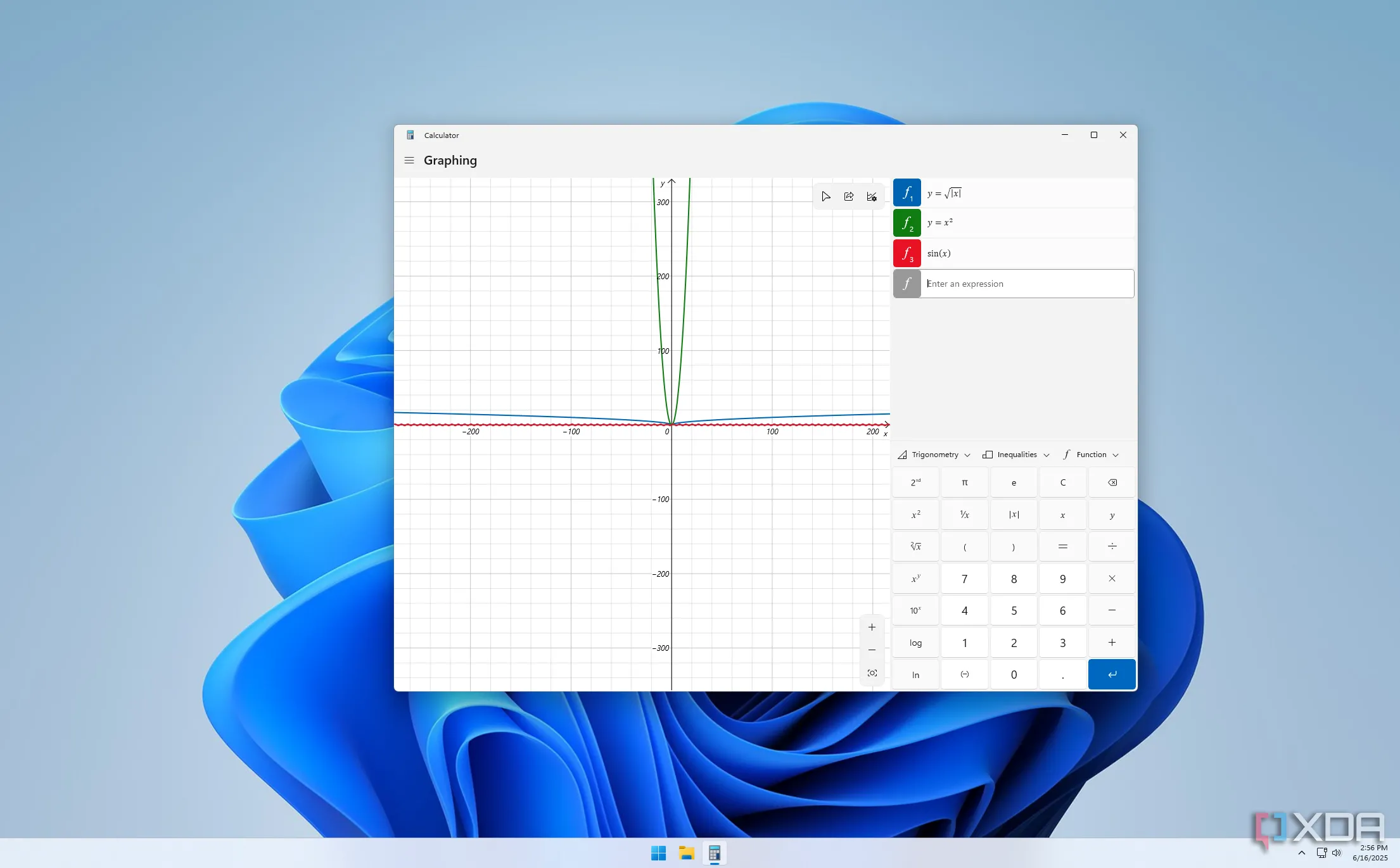 Ứng dụng Máy tính trên Windows 11 hiển thị các phương trình đồ thị phức tạp